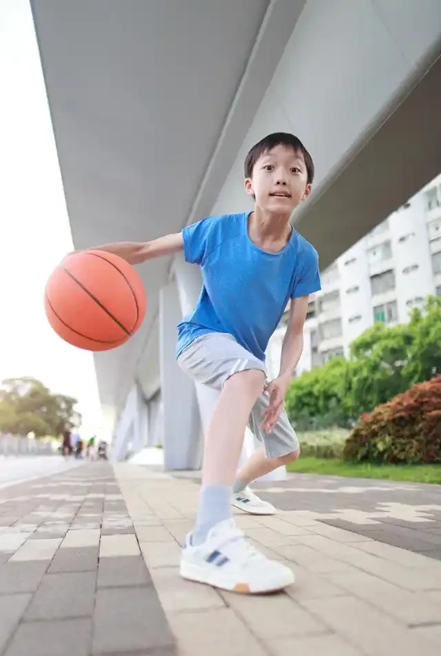 5岁儿童篮球基本功训练